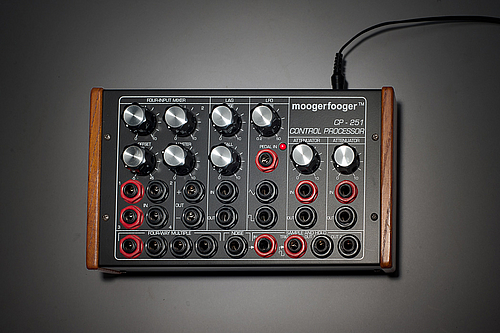 Echoschall-Sound Equipment Rental: Moog Moogerfooger CP-251